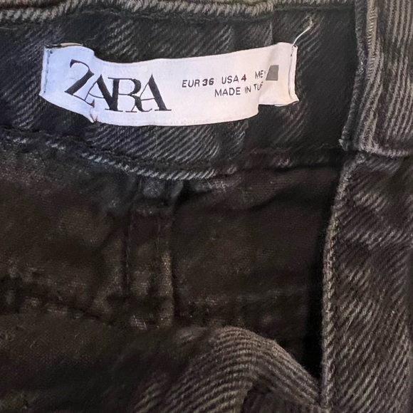 New without tags Zara black ripped high rise denim shorts - Picture 3 of 5